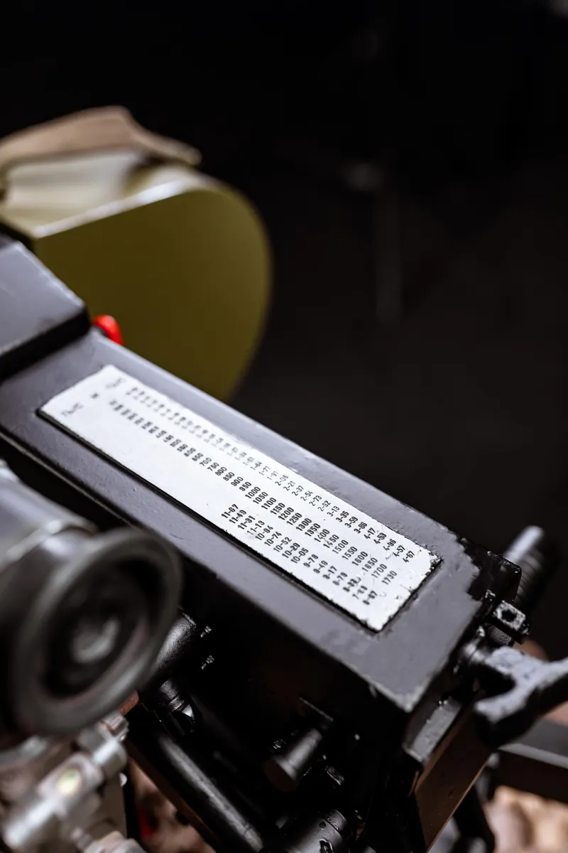 AGL-Scale-1