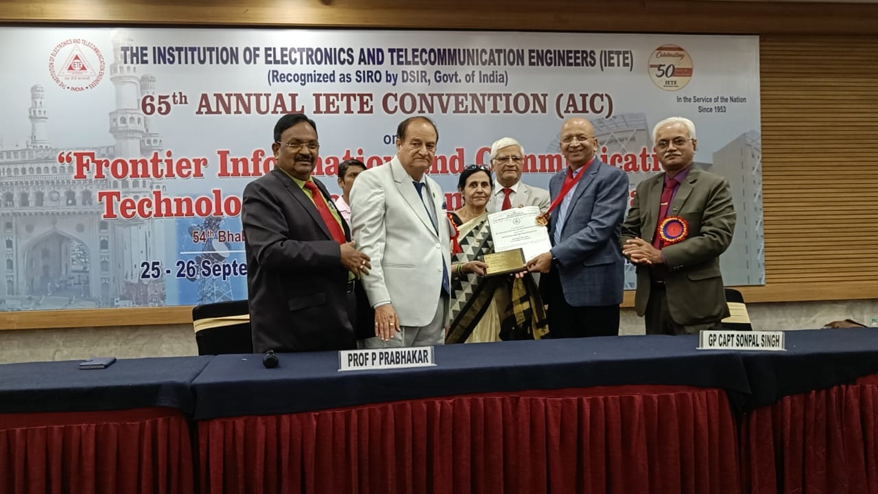 Mr Kishore Dutt Atluri wins ‘IETE – Shri Devi Singh Tyagi Memorial Award - 2022’